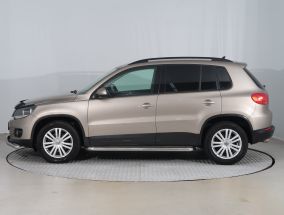 Volkswagen Tiguan - 2012