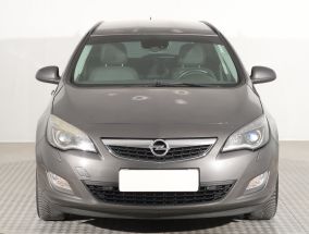 Opel Astra - 2011