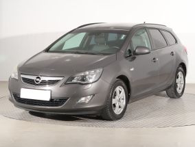 Opel Astra - 2011