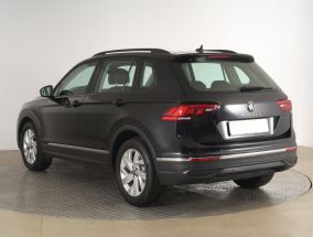 Volkswagen Tiguan - 2021