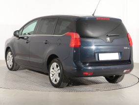 Peugeot 5008 - 2012