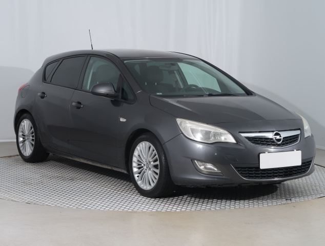 Opel Astra 2011