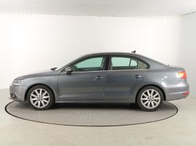 Volkswagen Jetta - 2011