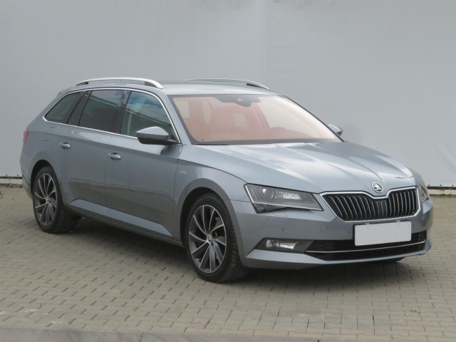 Škoda Superb 2016