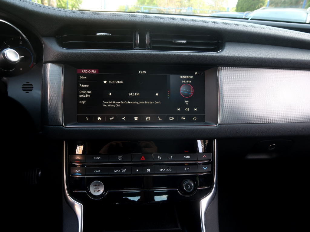 Jaguar XF