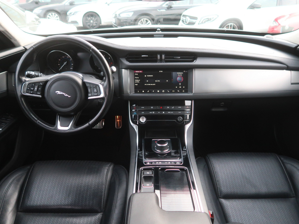 Jaguar XF