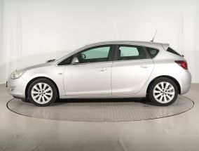 Opel Astra - 2010