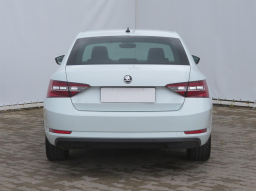 Škoda Superb 2016