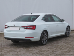 Škoda Superb 2016
