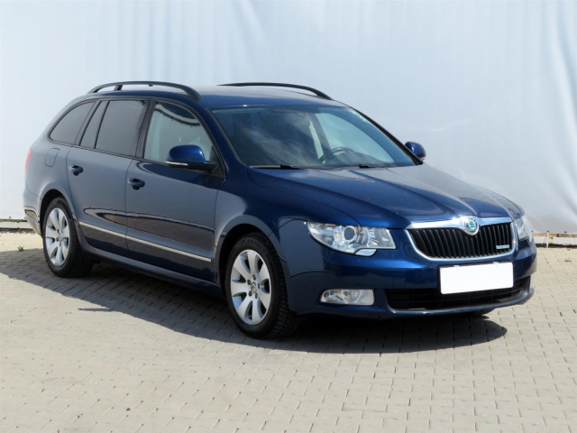Škoda Superb 2012