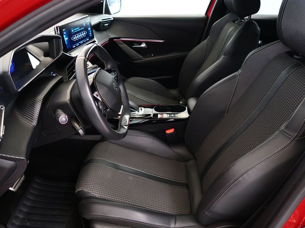 Peugeot e-208