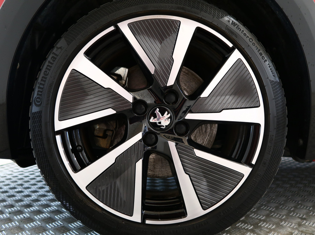 Peugeot e-208