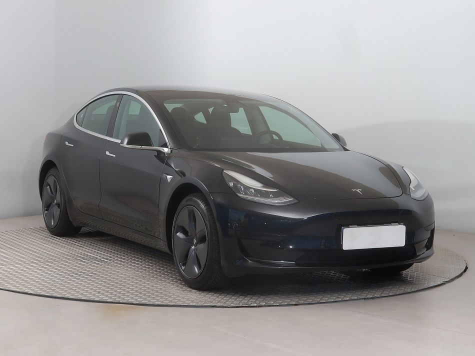 Tesla Model 3 - 2019