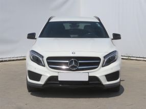 Mercedes-Benz GLA - 2015