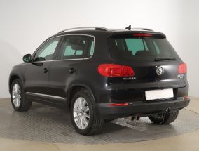 Volkswagen Tiguan - 2012