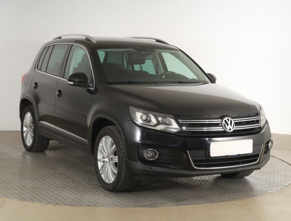 Volkswagen Tiguan - 2012