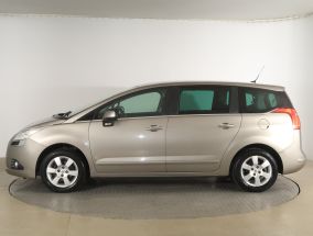 Peugeot 5008 - 2011