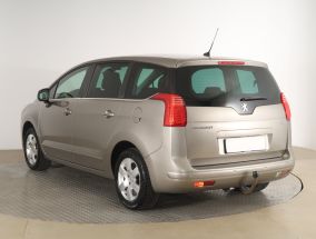 Peugeot 5008 - 2011