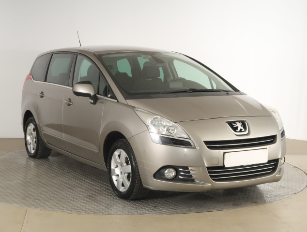 Peugeot 5008 2011