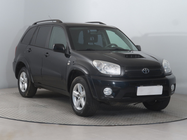 Toyota RAV4, 2005