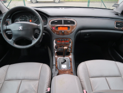 Peugeot 607 2002