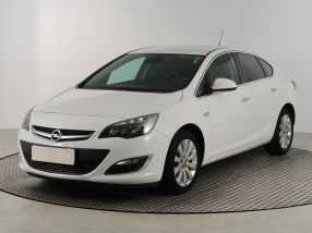 Opel Astra - 2013