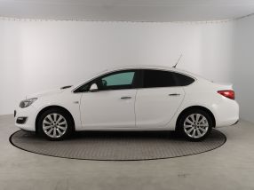 Opel Astra - 2013