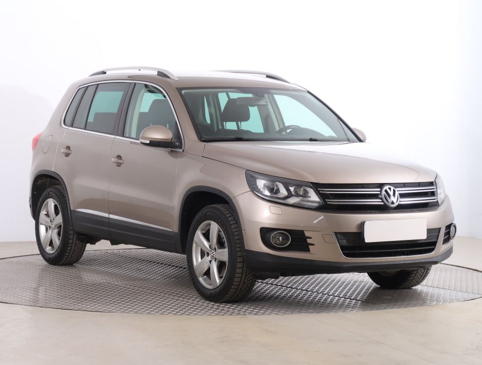 Volkswagen Tiguan - 2012