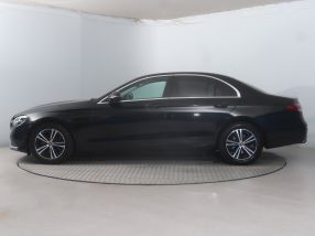 Mercedes-Benz E - 2022
