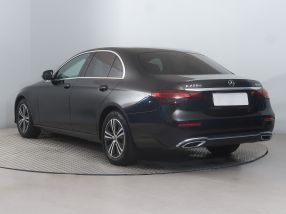 Mercedes-Benz E - 2022
