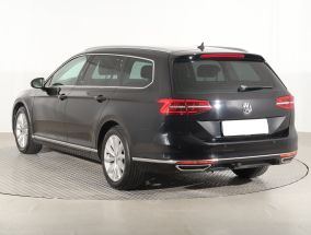 Volkswagen Passat - 2015