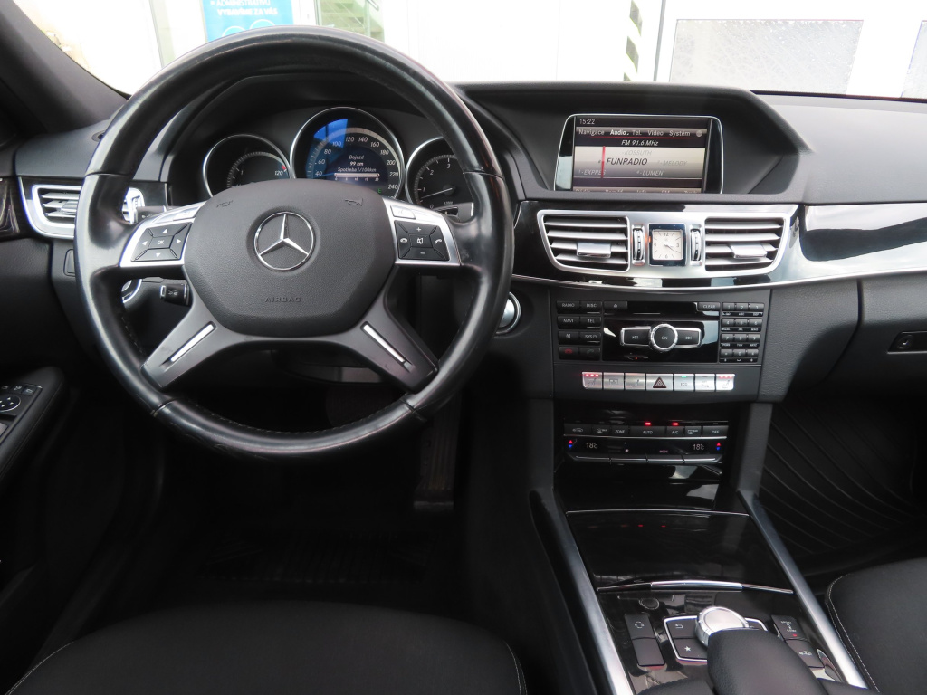 Mercedes-Benz E