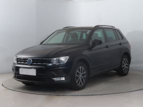 Volkswagen Tiguan - 2016