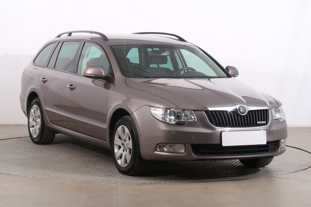 Škoda Superb 2011