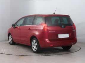 Peugeot 5008 - 2011
