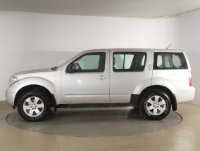 Nissan Pathfinder - 2005