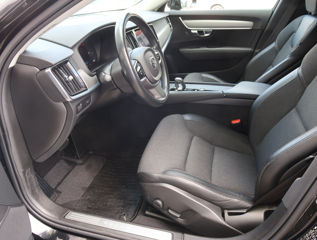 Volvo V90 Cross Country