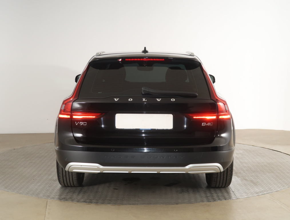 Volvo V90 Cross Country