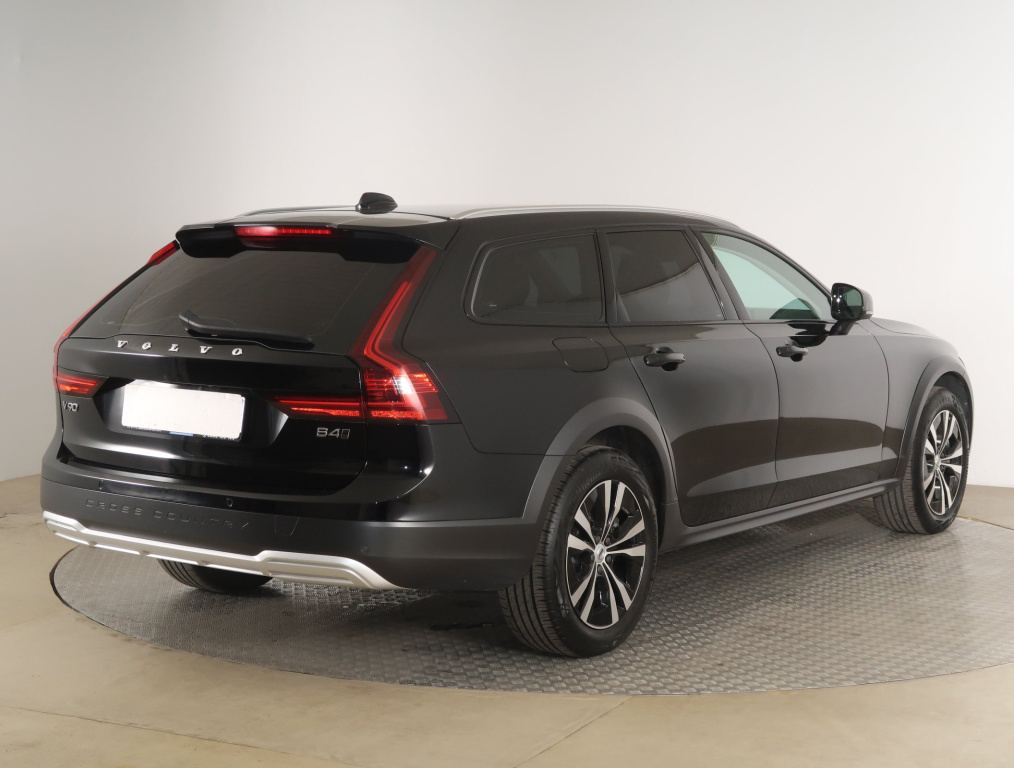 Volvo V90 Cross Country
