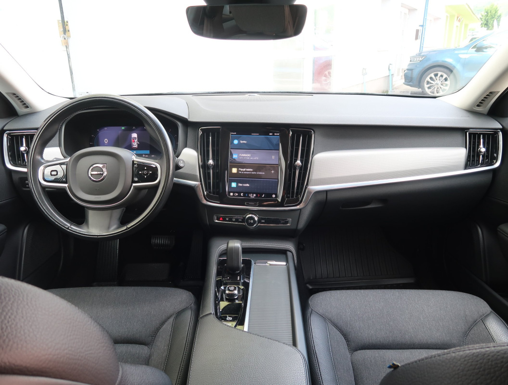 Volvo V90 Cross Country