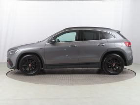 Mercedes-Benz GLA - 2021