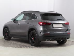 Mercedes-Benz GLA - 2021