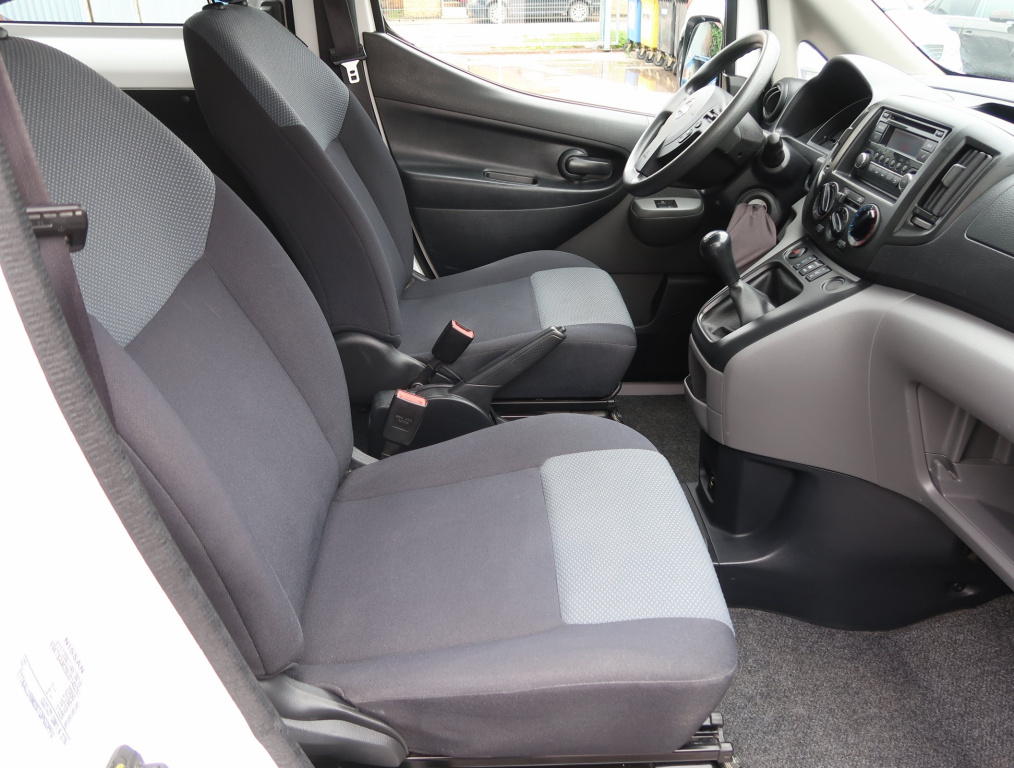 Nissan NV200