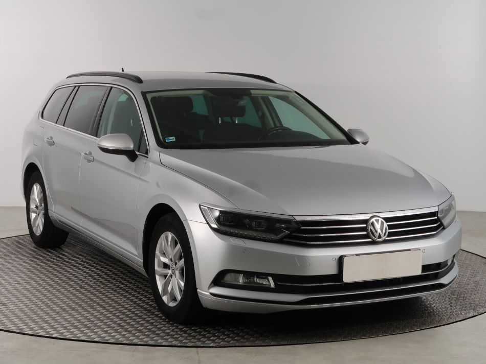 Volkswagen Passat - 2015