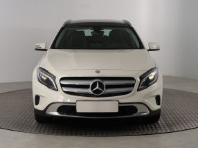 Mercedes-Benz GLA - 2015