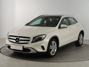 Mercedes-Benz GLA - 2015