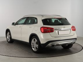 Mercedes-Benz GLA - 2015