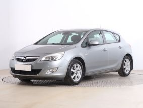 Opel Astra - 2012