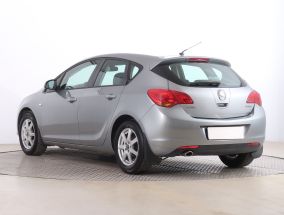 Opel Astra - 2012