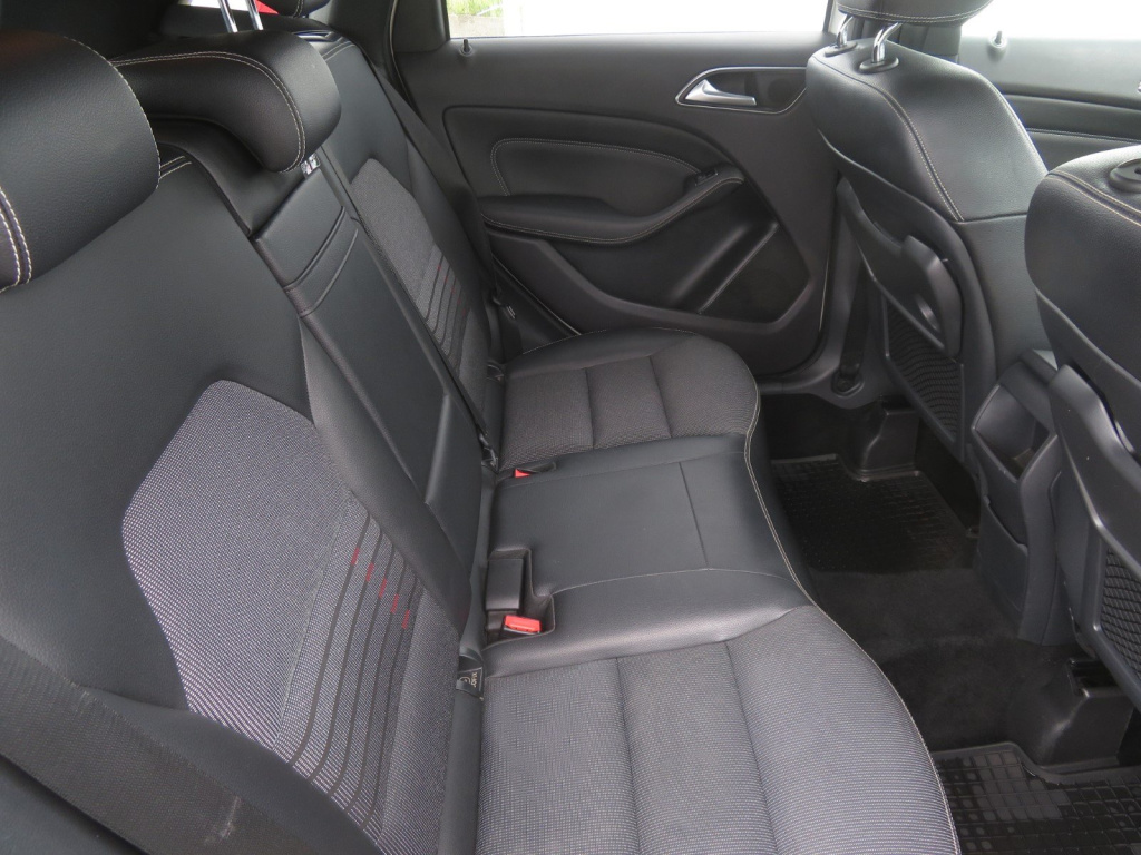 Mercedes-Benz B